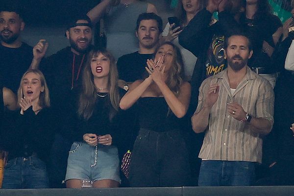 Taylor Swift Watches Travis Kelce's Chiefs Take on the Jets at MetLife Stadium