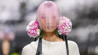 Dior Couture Debut for Anderson Mixes Wonder, Wit, Celebrity-Wattage — and an Occasional Wobble